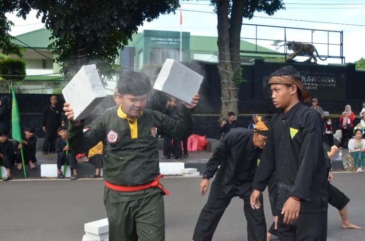 CFD Tegar Beriman: Ruang Pelestarian Seni Budaya Pencak Silat CFD Tegar Beriman: Ruang Pelestarian Seni Budaya Pencak Silat