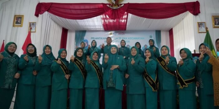 Eva Rudy Susmanto Ajak Kader PKK Tingkatkan Peran dan Pengabdian Eva Rudy Susmanto Ajak Kader PKK Tingkatkan Peran dan Pengabdian