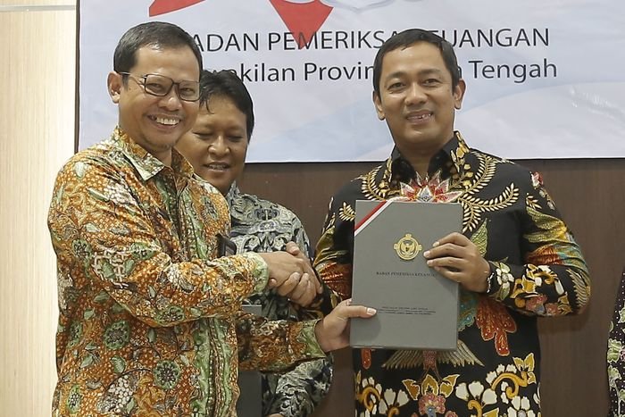 Pemkot Cimahi Serahkan Laporan Keuangan 2025, Targetkan WTP Kembali Pemkot Cimahi Serahkan Laporan Keuangan 2025, Targetkan WTP Kembali