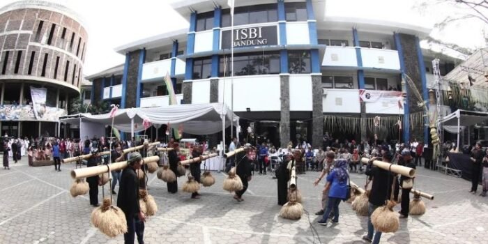 Panduan Lengkap ISBI Bandung: Program, PMB, Biaya, dan Keunggulan Panduan Lengkap ISBI Bandung: Program, PMB, Biaya, dan Keunggulan