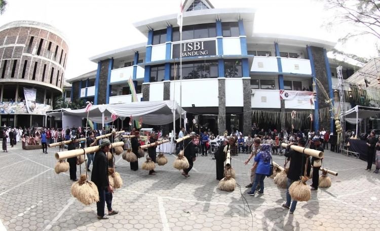 Panduan Lengkap ISBI Bandung: Program, PMB, Biaya, dan Keunggulan Panduan Lengkap ISBI Bandung: Program, PMB, Biaya, dan Keunggulan
