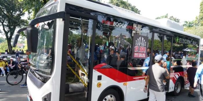 Rudy Susmanto Luncurkan Bus Listrik, Dorong Transportasi Ramah Lingkungan Bogor Rudy Susmanto Luncurkan Bus Listrik, Dorong Transportasi Ramah Lingkungan Bogor