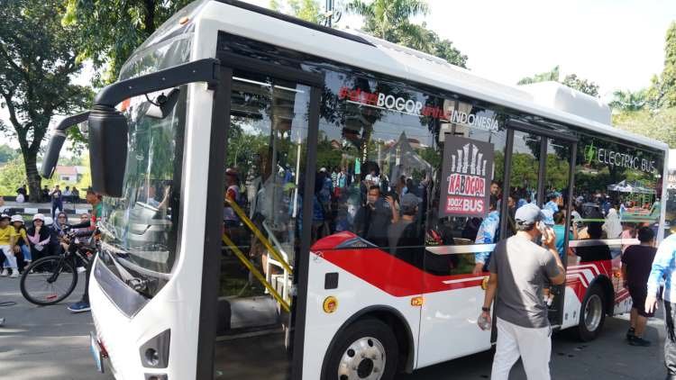 Rudy Susmanto Luncurkan Bus Listrik, Dorong Transportasi Ramah Lingkungan Bogor Rudy Susmanto Luncurkan Bus Listrik, Dorong Transportasi Ramah Lingkungan Bogor
