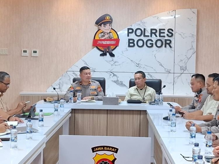 Pemkab dan Polres Bogor Bentuk Tim Khusus Berantas Pungli Cepat Pemkab dan Polres Bogor Bentuk Tim Khusus Berantas Pungli Cepat