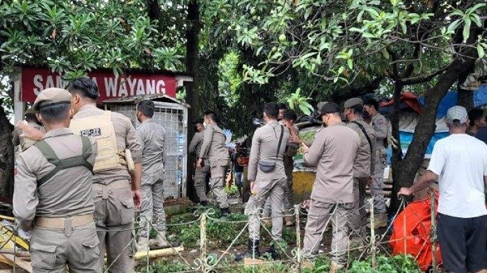 Wali Kota Bogor Akan Terapkan PKL Malam Berbayar di Jalan Sudirman Wali Kota Bogor Akan Terapkan PKL Malam Berbayar di Jalan Sudirman