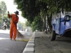Wali Kota Bandung Ancam Pecat Penyapu Jalan Terlambat, 1.500 Petugas Dievaluasi Wali Kota Bandung Ancam Pecat Penyapu Jalan Terlambat, 1.500 Petugas Dievaluasi