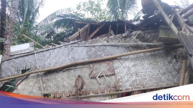 Pria Paruh Baya di Pangandaran Mengaku Polisi, Buat Warga Khawatir Pria Paruh Baya di Pangandaran Mengaku Polisi, Buat Warga Khawatir