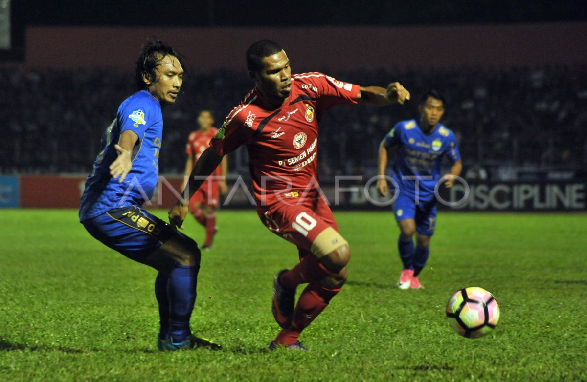 4 fakta kemenangan Persib Bandung atas Semen Padang: rekor baru, Tanque gemilang 4 fakta kemenangan Persib Bandung atas Semen Padang: rekor baru, Tanque gemilang