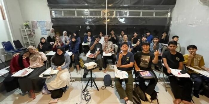 Tingkatkan Literasi Akademik, Anggota Dewan Pendidikan Kota Bogor Berbagi Ilmu Kepenulisan di Surau Academy Tingkatkan Literasi Akademik, Anggota Dewan Pendidikan Kota Bogor Berbagi Ilmu Kepenulisan di Surau Academy