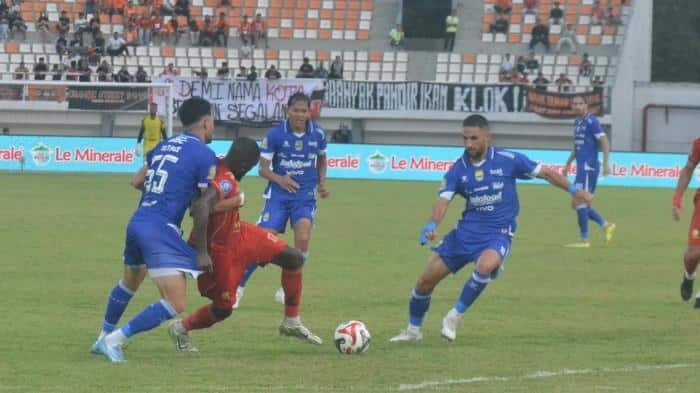 Dua Pemain Persib Masuk Best XI Pekan Ke-32, Bojan Hodak Jadi Pelatih Terbaik Dua Pemain Persib Masuk Best XI Pekan Ke-32, Bojan Hodak Jadi Pelatih Terbaik