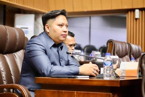 DPRD Kota Bandung Perkuat Pengawasan dan Etik Media Sosial Pegiat DPRD Kota Bandung Perkuat Pengawasan dan Etik Media Sosial Pegiat