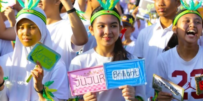 Launching Senam Serbukatif di Hardiknas: 1.000 Anak Sekolah Ramaikan Gerakan Karakter Positif dan Anti-Bullying Launching Senam Serbukatif di Hardiknas: 1.000 Anak Sekolah Ramaikan Gerakan Karakter Positif dan Anti-Bullying