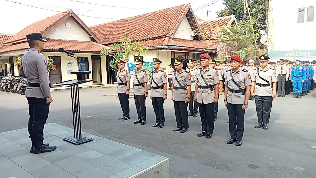 Polres Cirebon Kota Rotasi Jabatan Strategis, Wakapolres dan Tiga Kasat Berganti Polres Cirebon Kota Rotasi Jabatan Strategis, Wakapolres dan Tiga Kasat Berganti