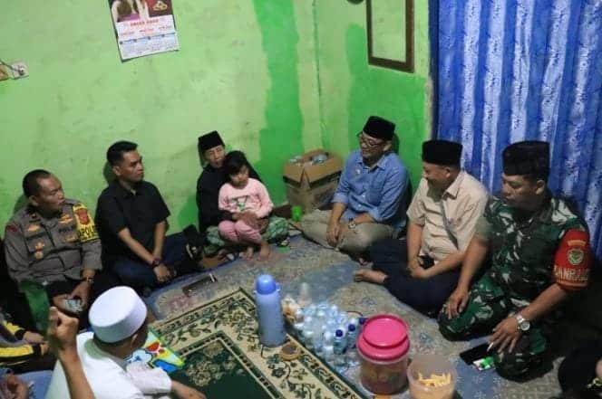 Bupati Bogor Beri Takziah ke Korban Longsor Dramaga, Pastikan Haknya Terpenuhi Bupati Bogor Beri Takziah ke Korban Longsor Dramaga, Pastikan Haknya Terpenuhi