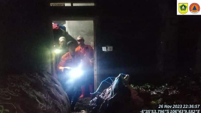 Korban Longsor Dramaga Bogor Ternyata Linmas Desa yang 7 Tahun Mengabdi Korban Longsor Dramaga Bogor Ternyata Linmas Desa yang 7 Tahun Mengabdi