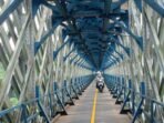 Drama mencekam di Jembatan Cirahong: Tukang cilok Manonjaya ngamuk dan ingin lompat Drama mencekam di Jembatan Cirahong: Tukang cilok Manonjaya ngamuk dan ingin lompat