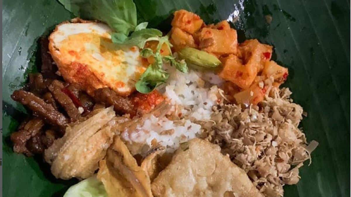 Tetap Diserbu, 6 Tempat Makan Pekalongan Ini Tetap Jadi Favorit Wisatawan Tetap Diserbu, 6 Tempat Makan Pekalongan Ini Tetap Jadi Favorit Wisatawan