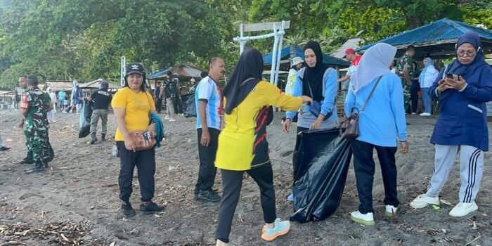 Semangat Ngolo, Segofi FTJ 2026 Kumpulkan Warga Jaga Kebersihan Pantai untuk Wisata Berkelanjutan
