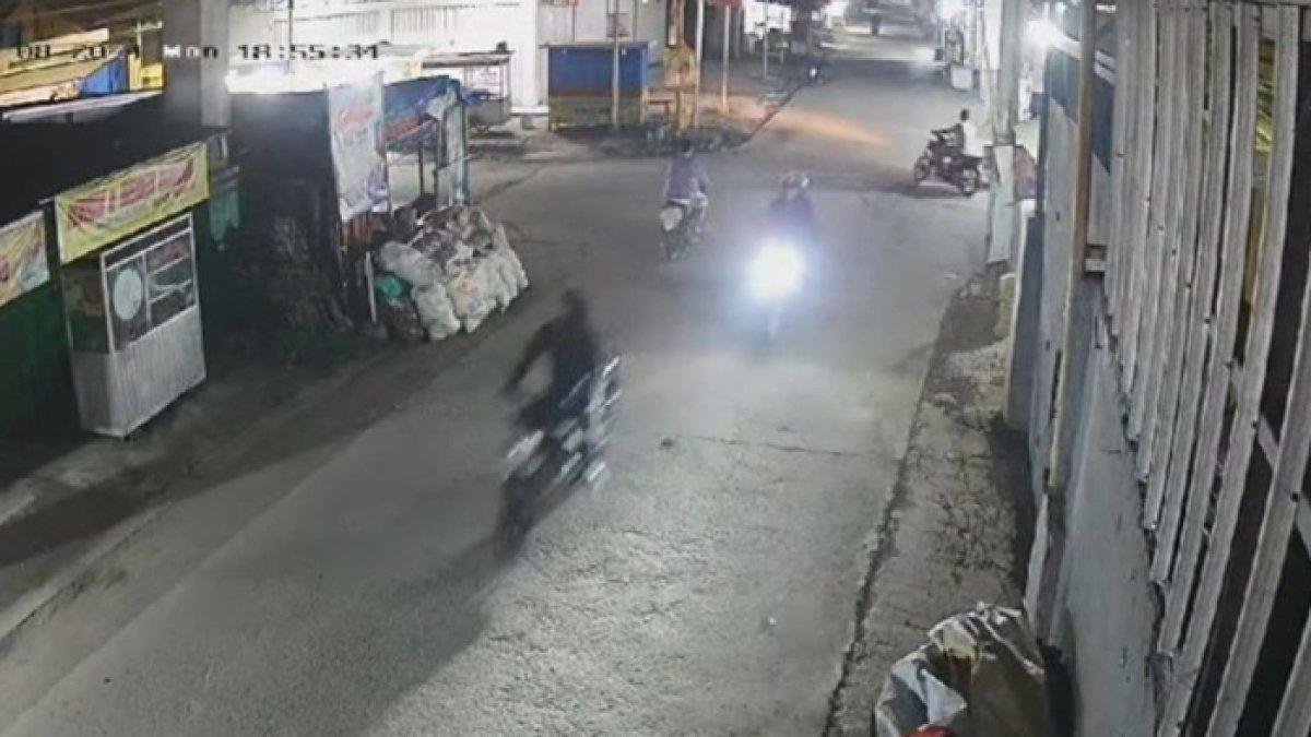 Pengungkapan misteri dua remaja di selokan Mustikajaya, warga: motornya seperti melompat Pengungkapan misteri dua remaja di selokan Mustikajaya, warga: motornya seperti melompat