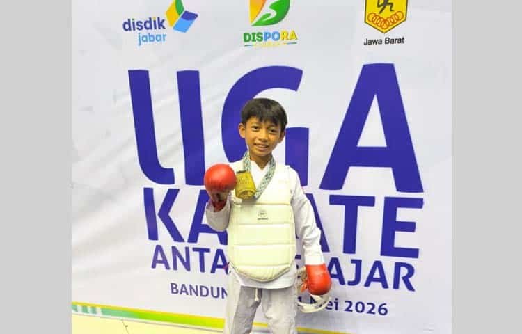 Fadhil Rahman, 11 Tahun, Raih 5 Emas Karate di Jawa Barat Fadhil Rahman, 11 Tahun, Raih 5 Emas Karate di Jawa Barat