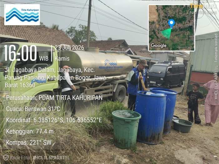 Rudy Susmanto Pimpin Penyaluran 12.000 Liter Air Bersih di Parung Panjang