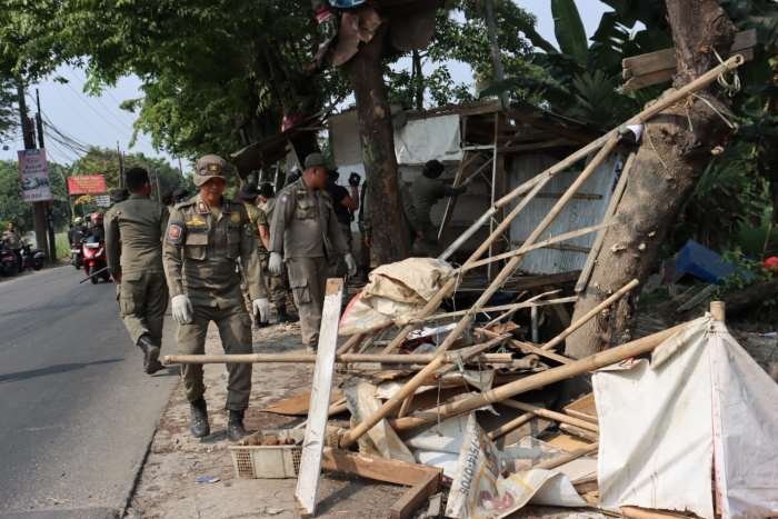 Pemkab Bogor Tertibkan Bangunan Liar di Kecamatan Ciseeng Pemkab Bogor Tertibkan Bangunan Liar di Kecamatan Ciseeng