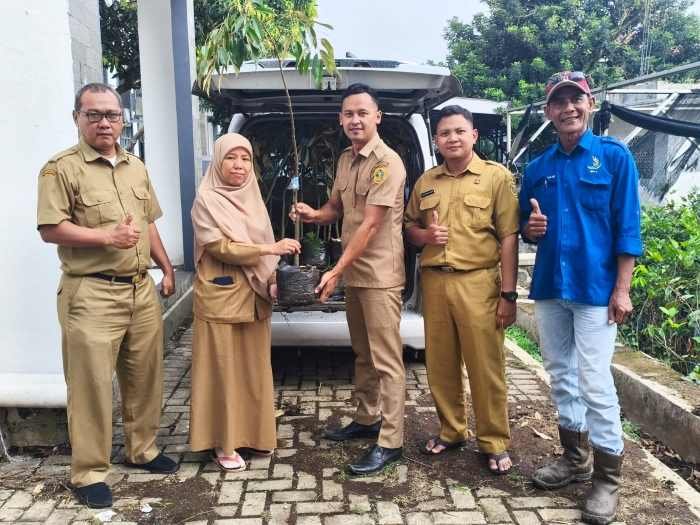 Bupati Rudy Susmanto Dorong Ketahanan Pangan, Distanhorbun Salurkan Puluhan Ribu Bibit