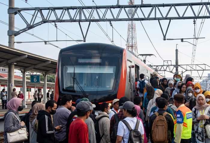 Seluruh Peron Stasiun Bogor Siap Layani KRL 12 Rangkaian Seluruh Peron Stasiun Bogor Siap Layani KRL 12 Rangkaian