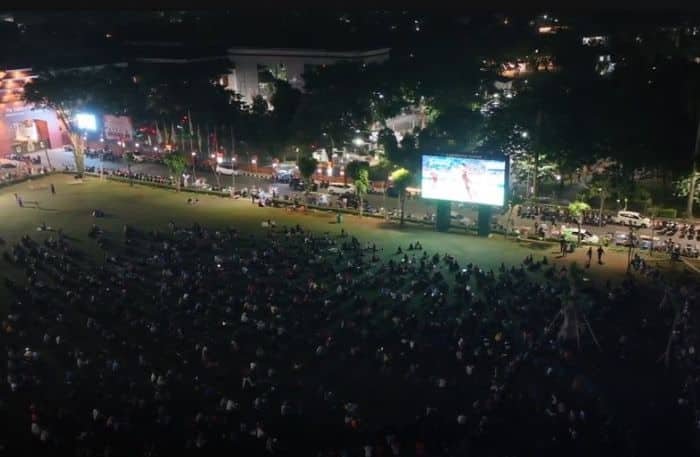 Nobar Timnas Hidupkan Alun-Alun Kabupaten Bogor, Warga dan Pedagang Apresiasi Pemkab Nobar Timnas Hidupkan Alun-Alun Kabupaten Bogor, Warga dan Pedagang Apresiasi Pemkab