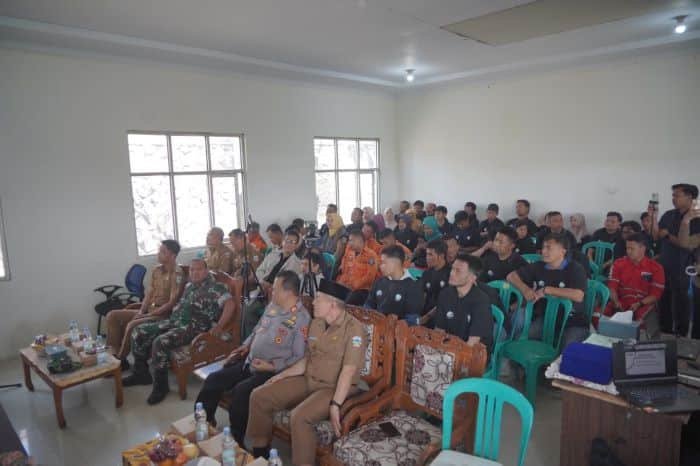 BMKG dan Pemkab Garut Perkuat Mitigasi Gempa Lewat Sekolah Lapang BMKG dan Pemkab Garut Perkuat Mitigasi Gempa Lewat Sekolah Lapang