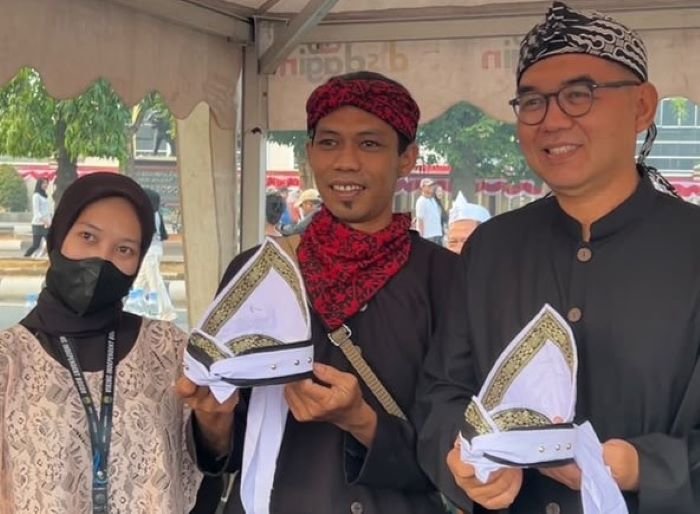 Bupati Bogor Dorong UMKM CFD Kenakan Pakaian Adat, Perkuat Identitas Budaya Bupati Bogor Dorong UMKM CFD Kenakan Pakaian Adat, Perkuat Identitas Budaya