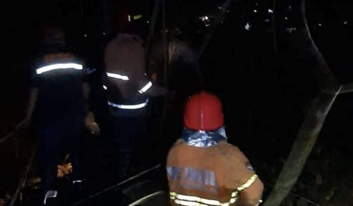 Kebakaran Lahan di Gunung Cicau Tasikmalaya, 1 Hektare Hangus Kebakaran Lahan di Gunung Cicau Tasikmalaya, 1 Hektare Hangus