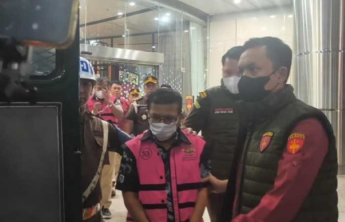 Dua Pegawai Pajak Terjerat Korupsi Rp2 Triliun Dua Pegawai Pajak Terjerat Korupsi Rp2 Triliun