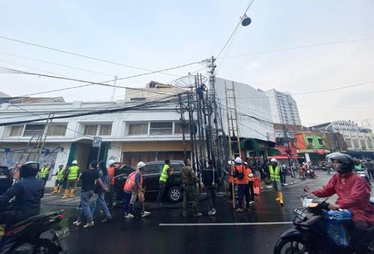 Internet Lumpuh Imbas Potong Kabel, Pemkot Bandung Beri Operator Waktu 14 Hari Internet Lumpuh Imbas Potong Kabel, Pemkot Bandung Beri Operator Waktu 14 Hari