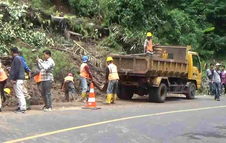 Perbaikan Longsor Pamulihan Sumedang Dimulai, Penanganan Permanen Target Januari 2027 Perbaikan Longsor Pamulihan Sumedang Dimulai, Penanganan Permanen Target Januari 2027